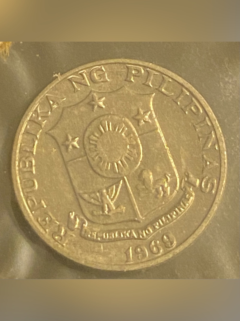 1969 1 Sentimo coin featuring Lapulapu profile. Clear raised details and text